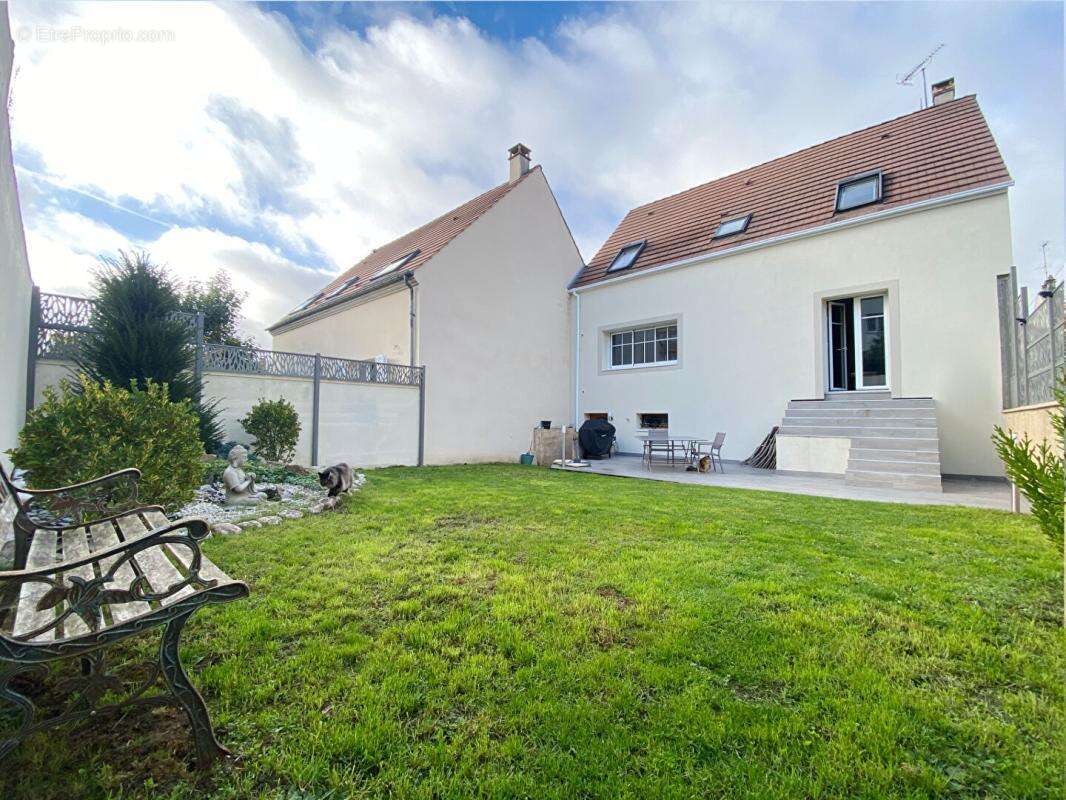Maison à LE PLESSIS-ROBINSON