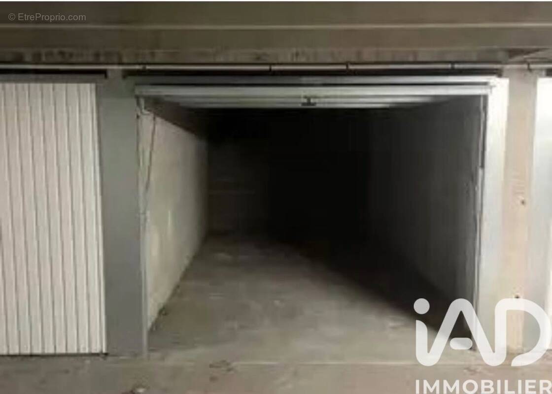 Photo 1 - Parking à TOULOUSE