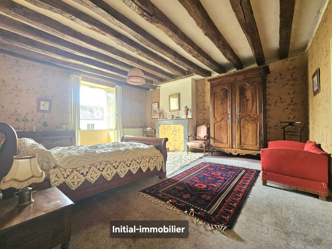 Maison à BEAUMONT-LA-RONCE