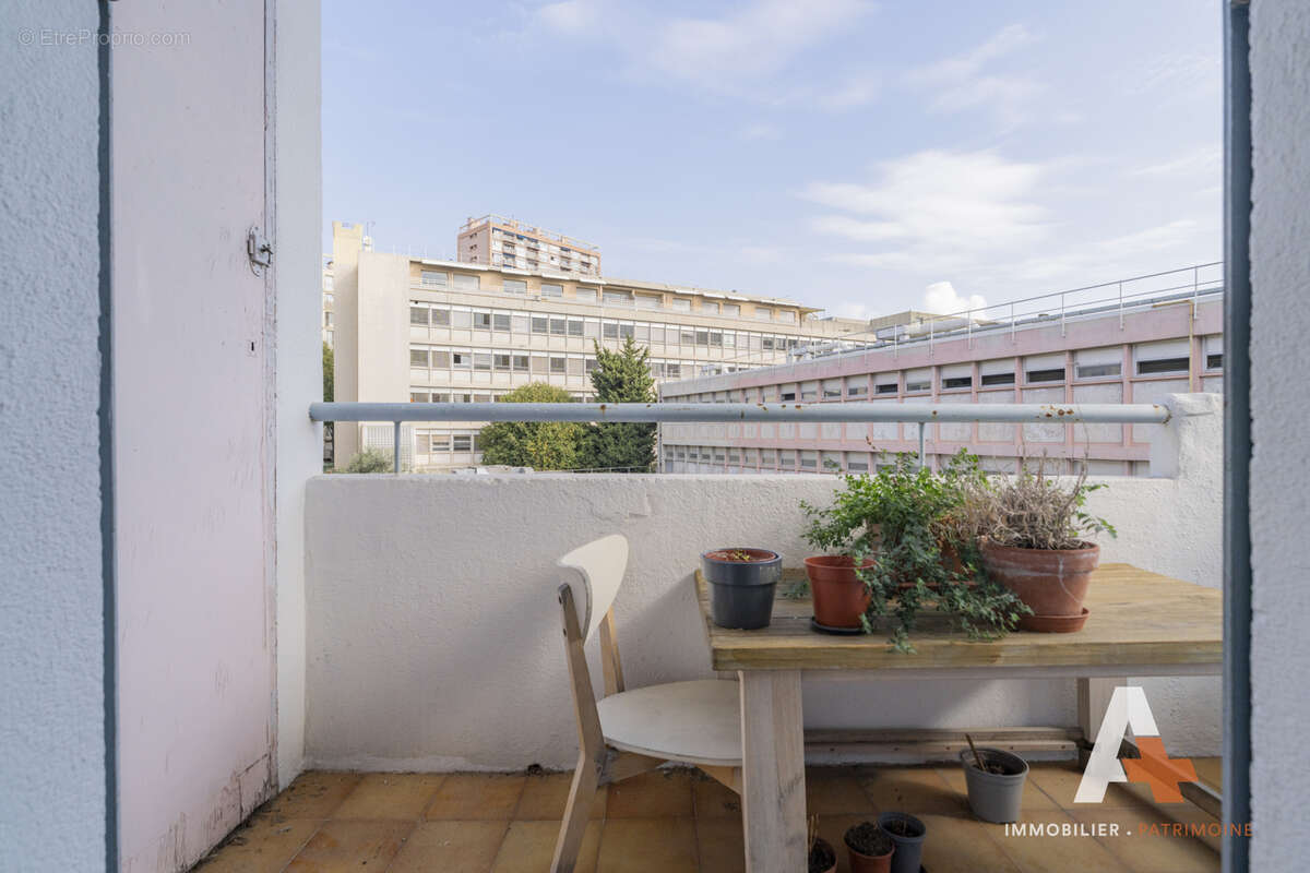 Appartement à MARSEILLE-5E