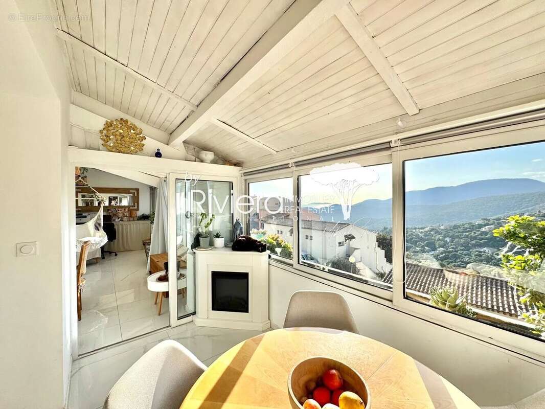 Appartement à LA CROIX-VALMER