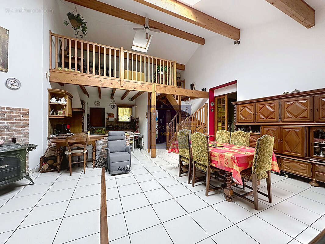 Maison à SAINT-GENIS-LAVAL