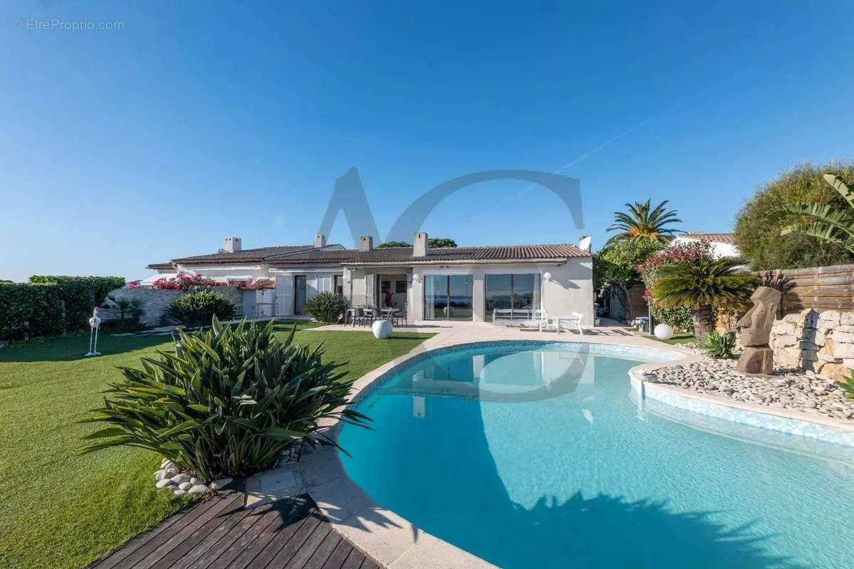 Maison à VILLENEUVE-LOUBET