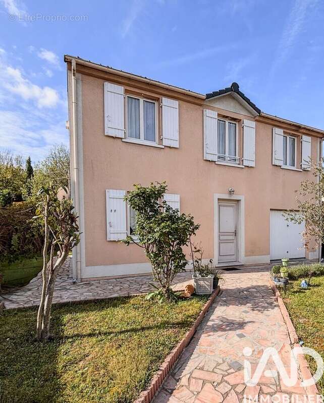 Photo 2 - Maison à CORMEILLES-EN-PARISIS