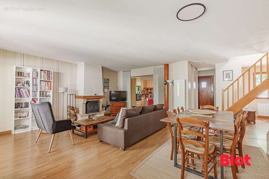 Maison à BOUGUENAIS