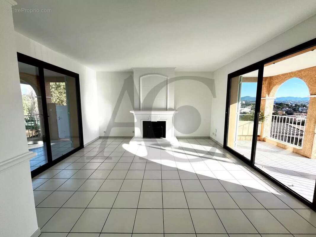 Appartement à VILLENEUVE-LOUBET