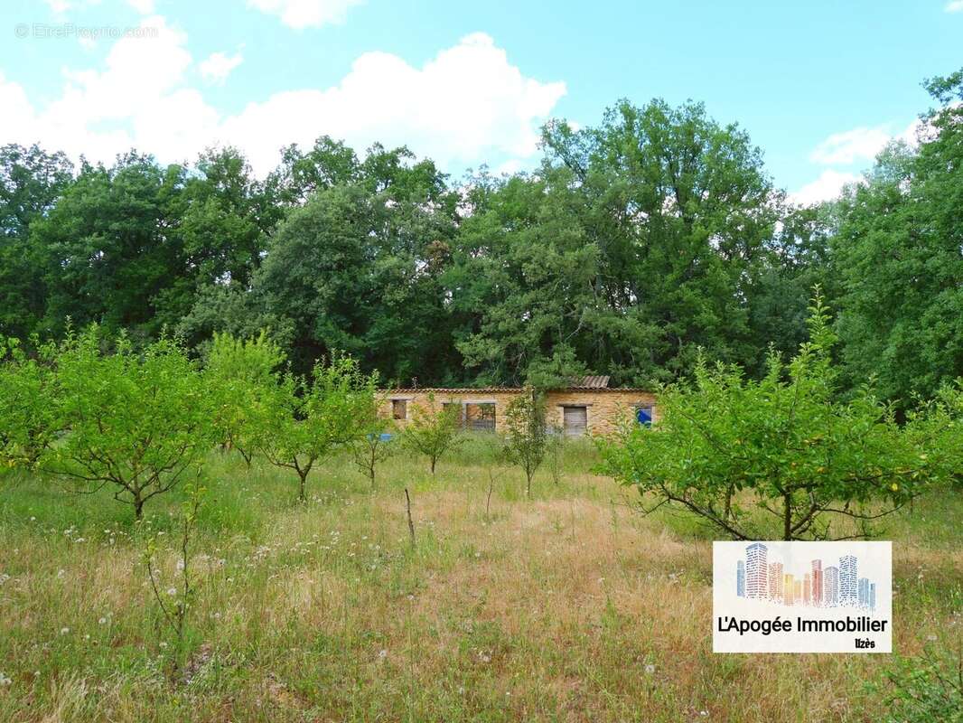 Terrain à UZES