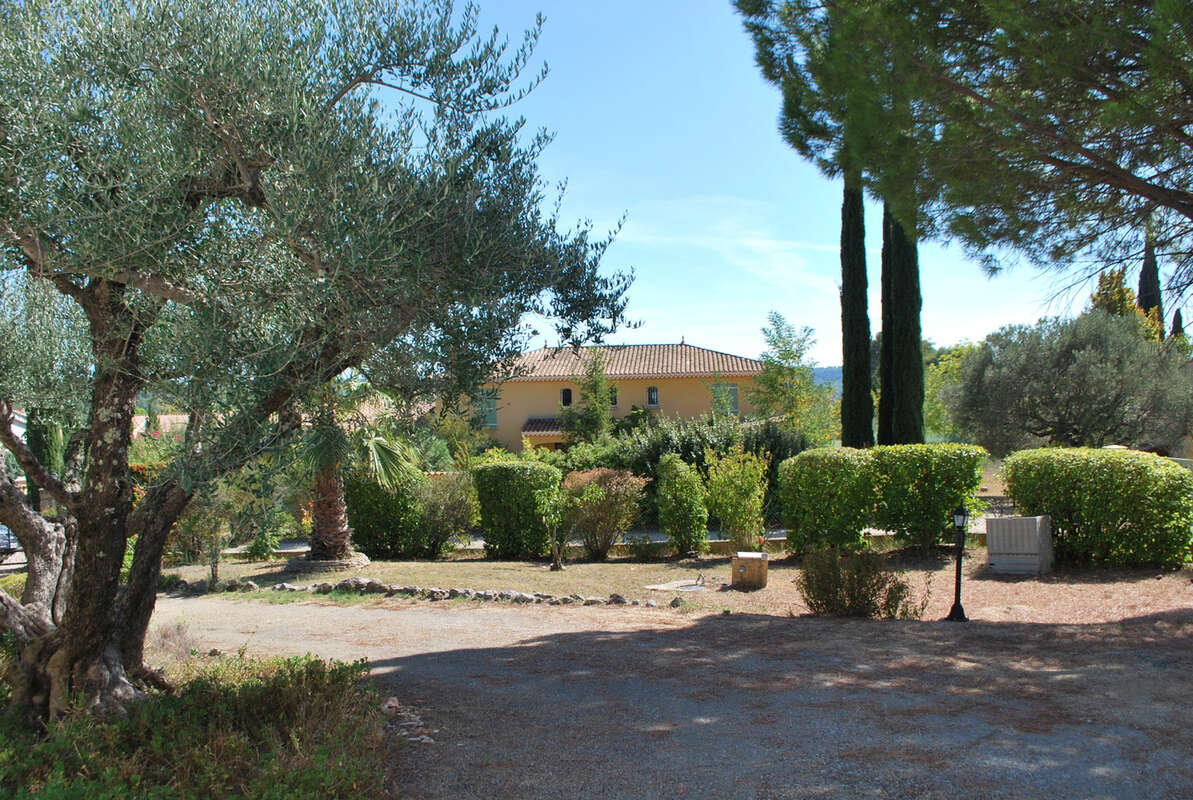 Maison à VILLECROZE