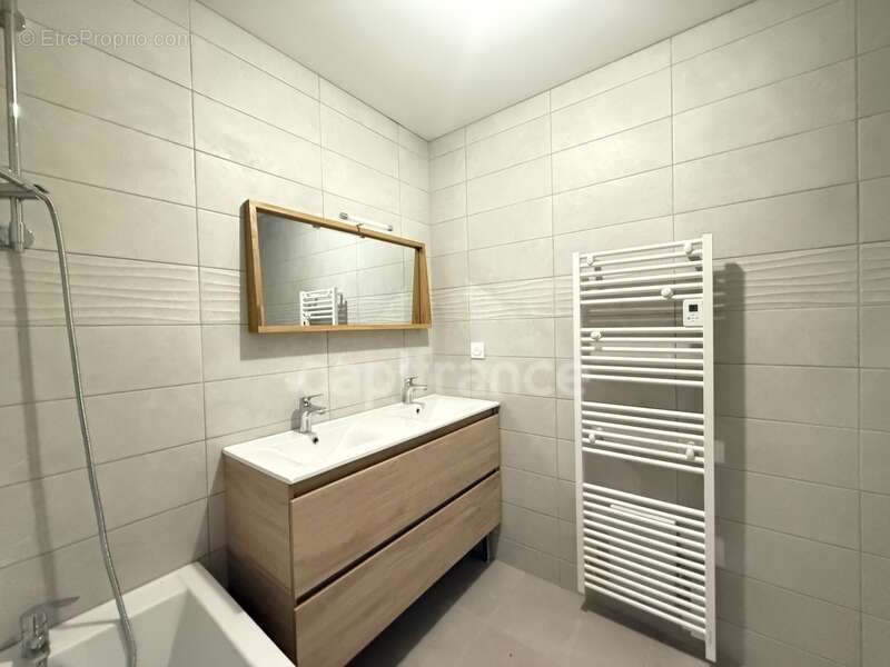 Le charme de l’ancien, le confort du moderne – Maison rénovée de 124 m² à Saint-Maurice-de-Satonnay - photo 18
