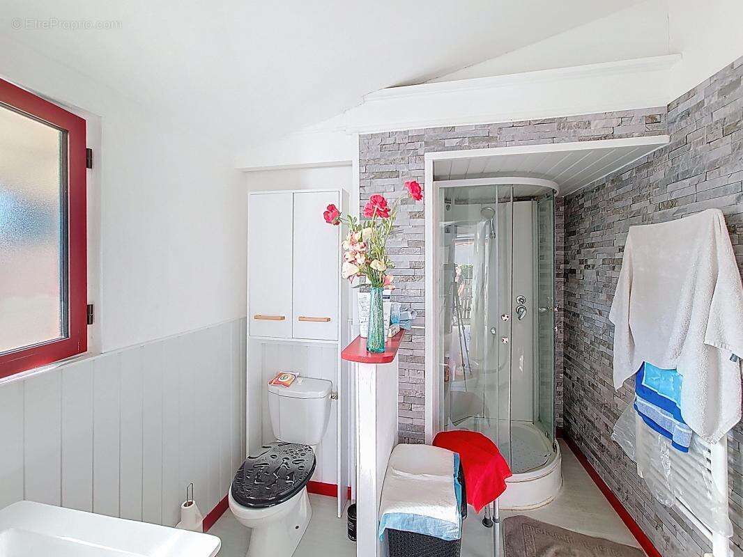 Appartement à POMAREZ