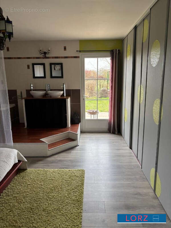 Maison à SAVIGNY-EN-SEPTAINE