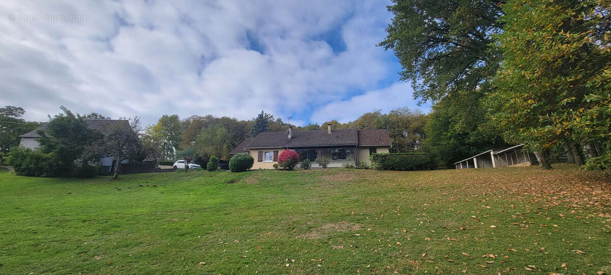 Maison à BEYNAT