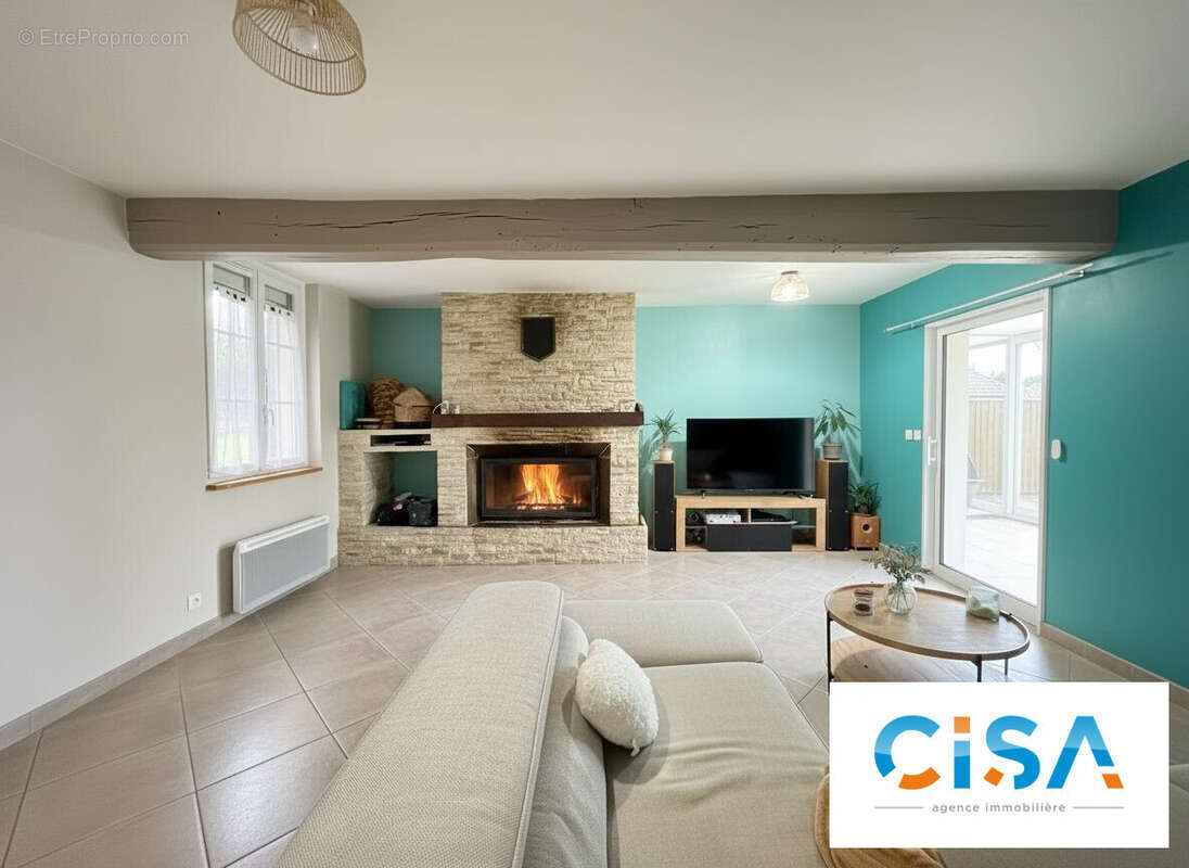 Maison à ESTREES-SAINT-DENIS