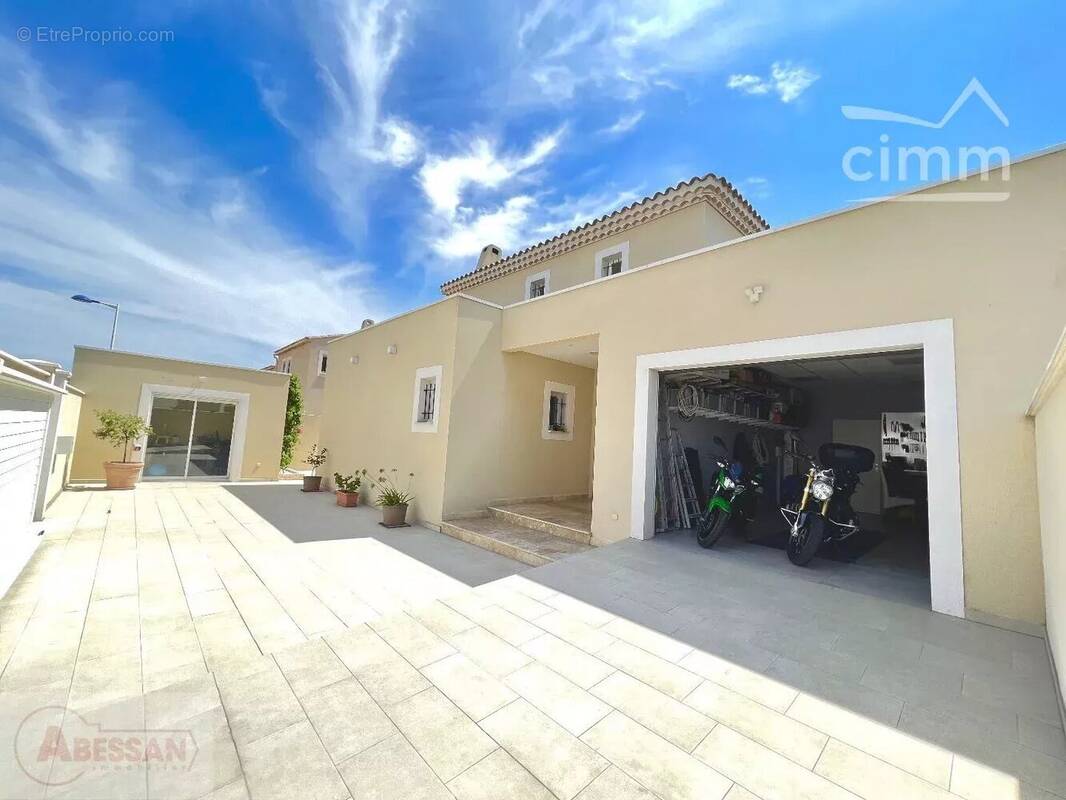 Maison à PORT-SAINT-LOUIS-DU-RHONE