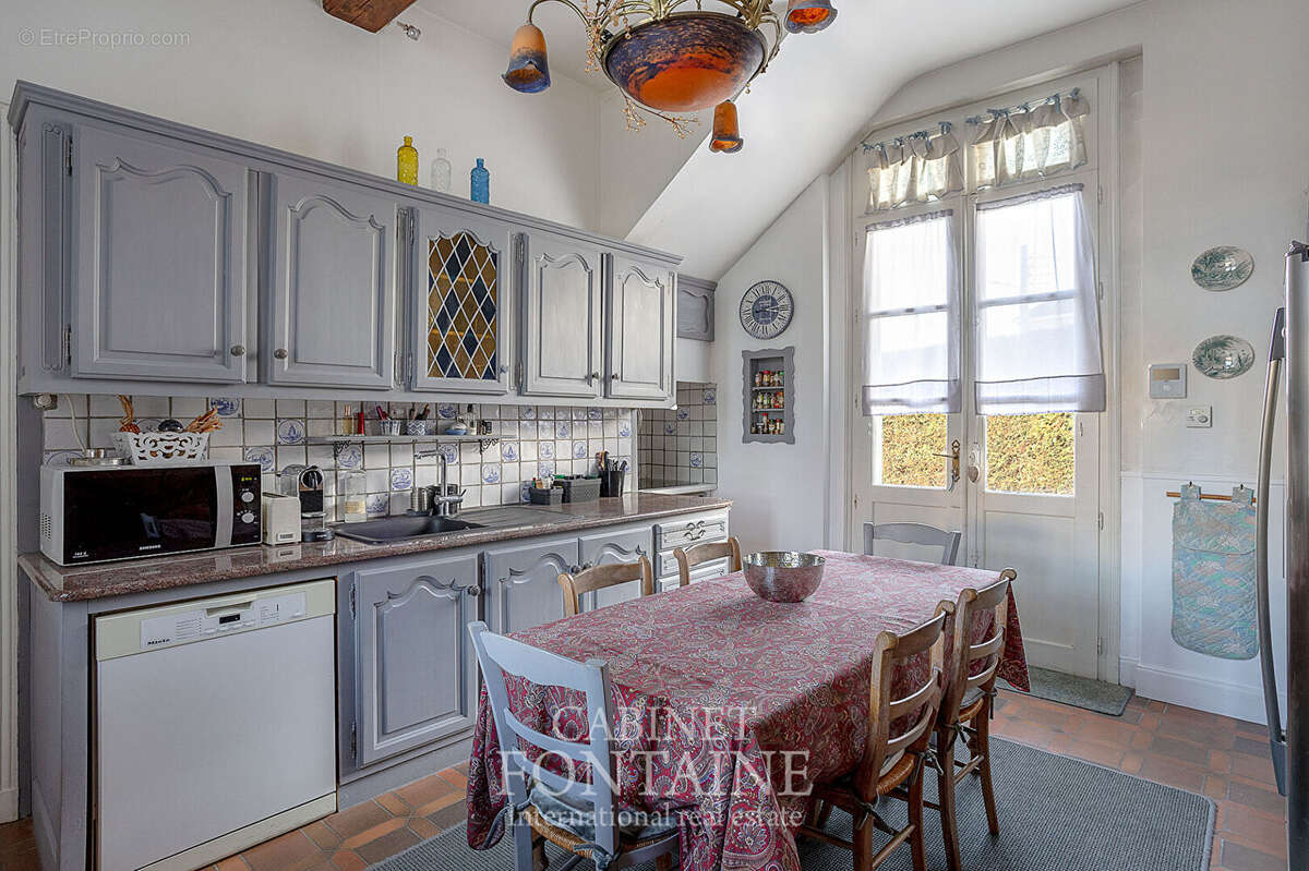 Maison à CREVECOEUR-LE-GRAND