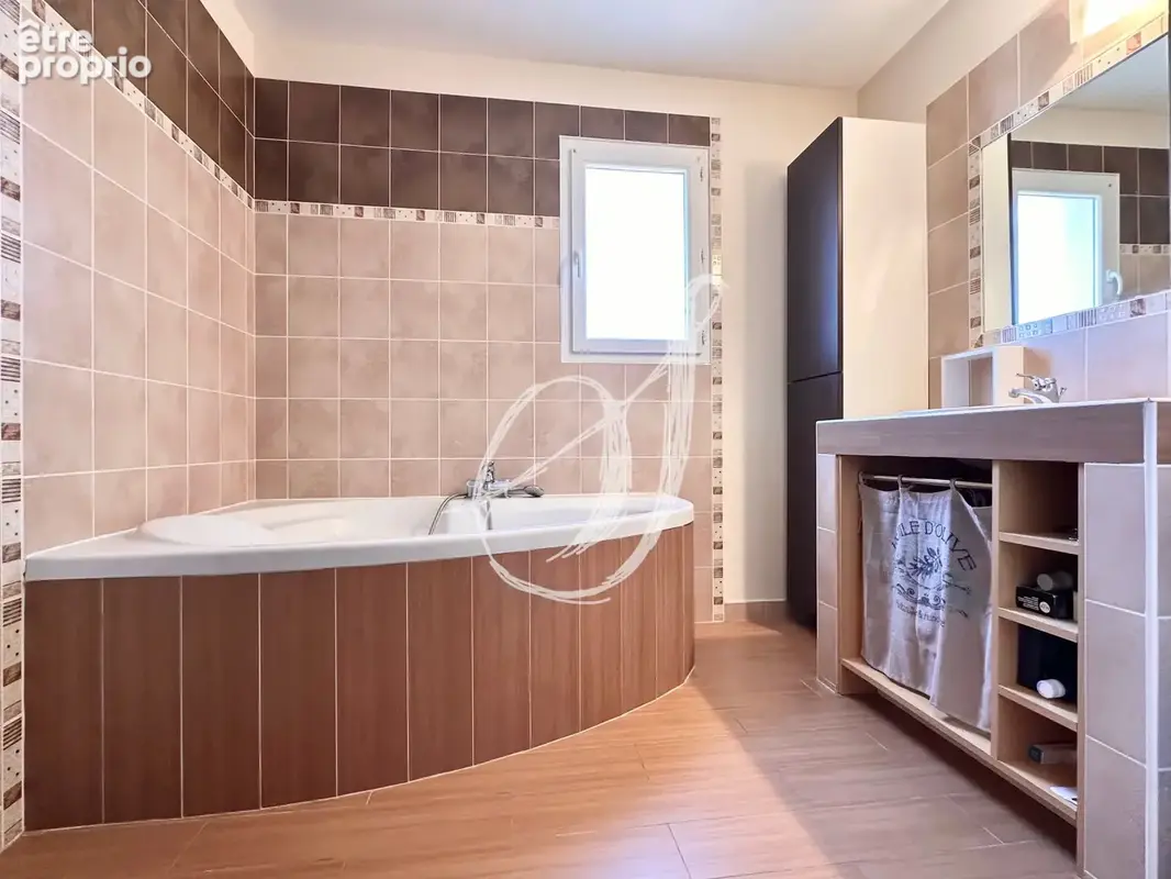 Villa de type 5, quatre chambres avec piscine sur Gigean - photo 16