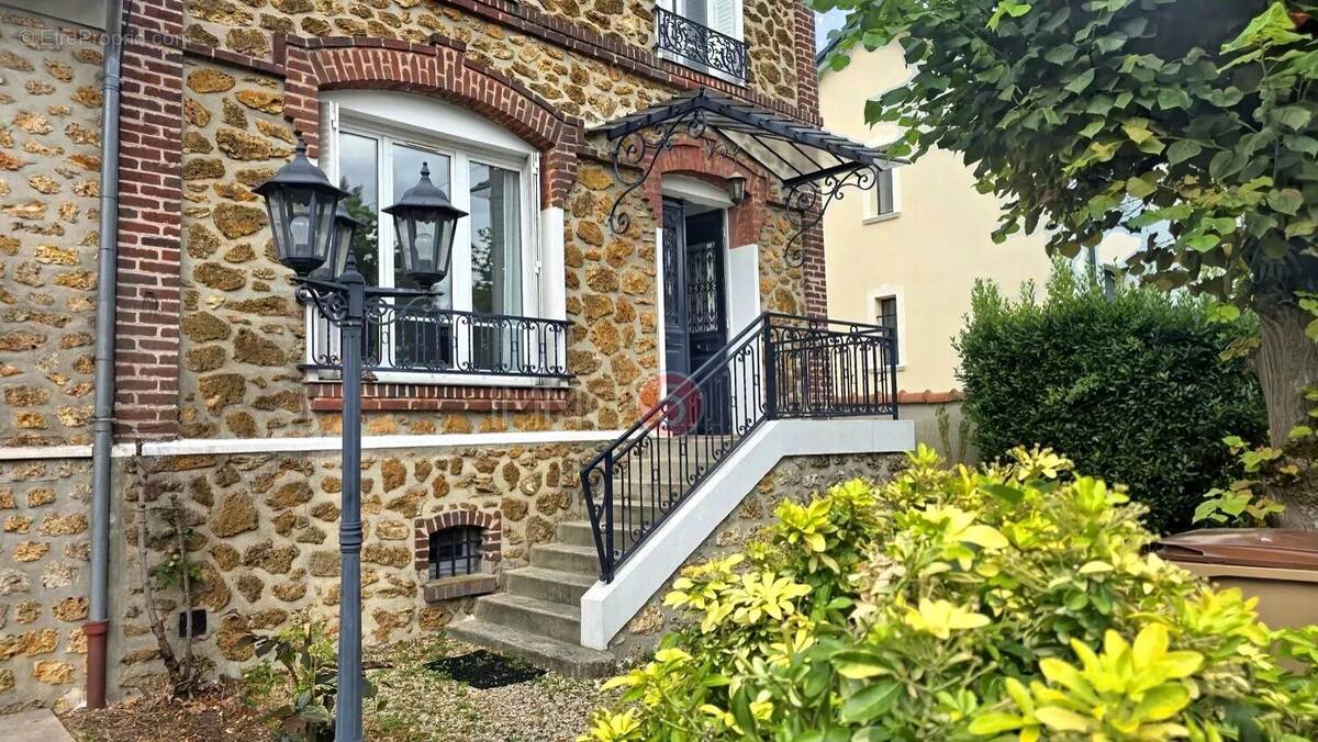 Maison à LE RAINCY