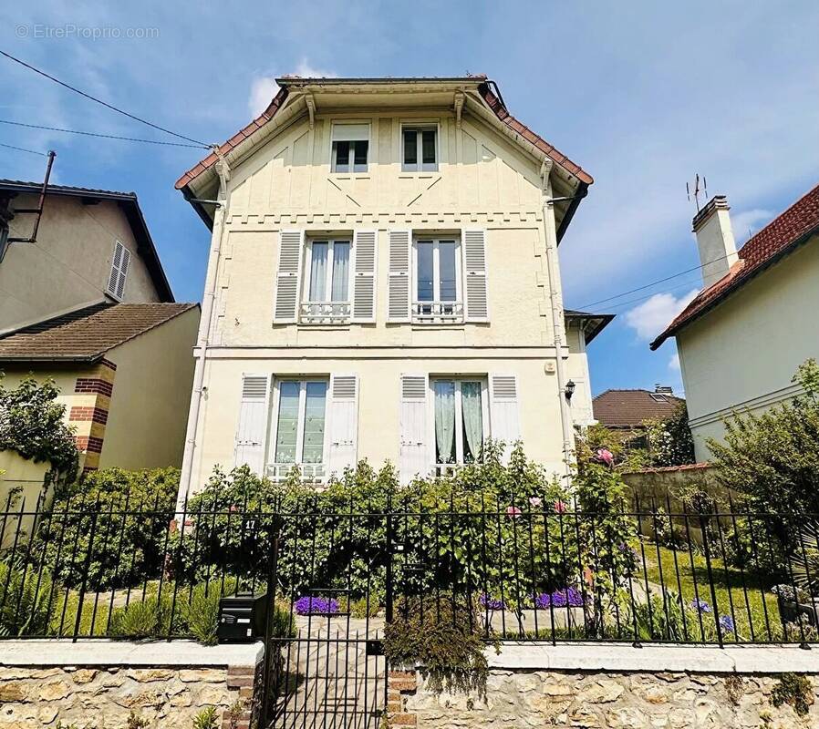 Maison à MONTMORENCY