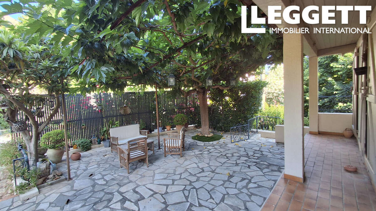 Maison de 125m², avec sous-sol, parcelle de 870m², dépendance, garage, piscine, jardin, Petit Bois Cap Brun - photo 6