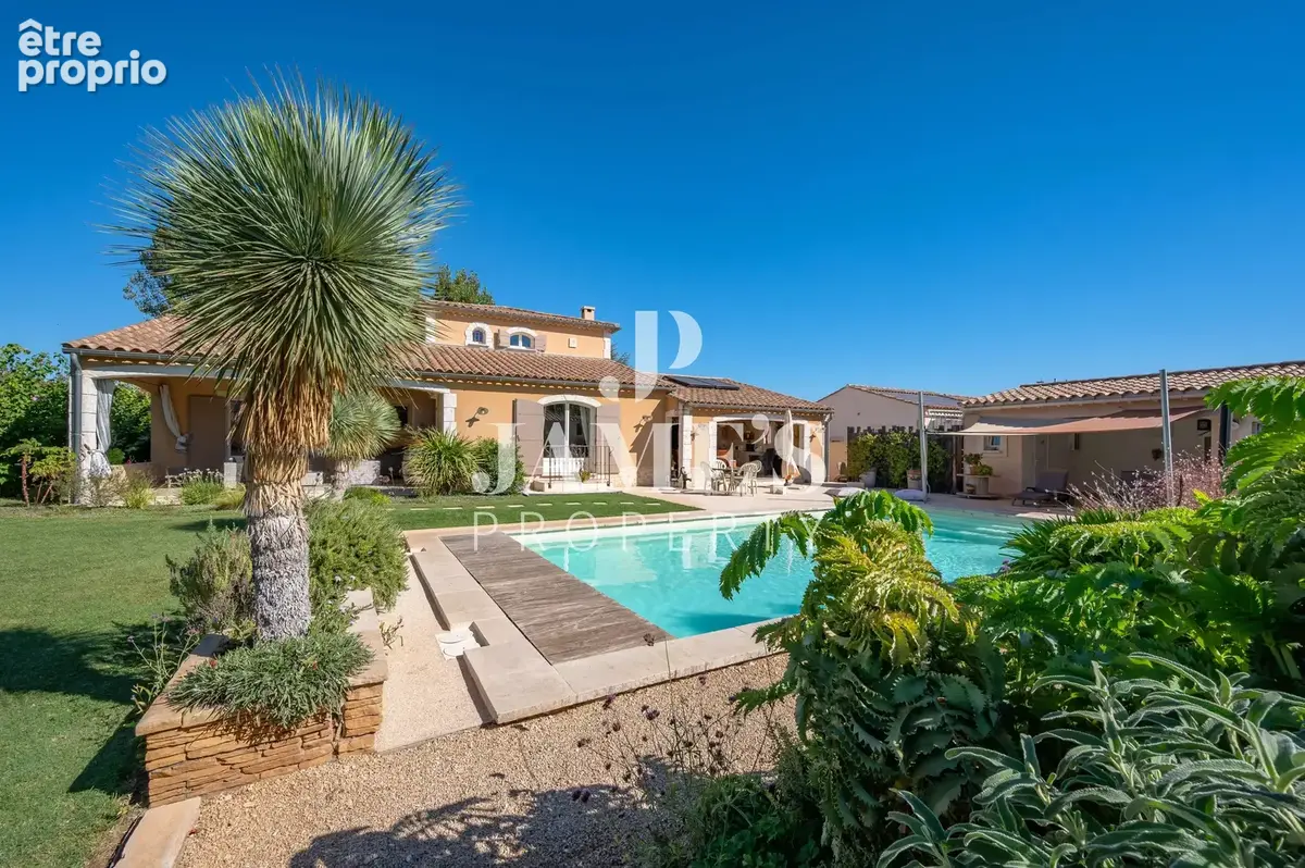 Maison 5 pièces 141 m² à vendre à Paradou (13520) - photo 4