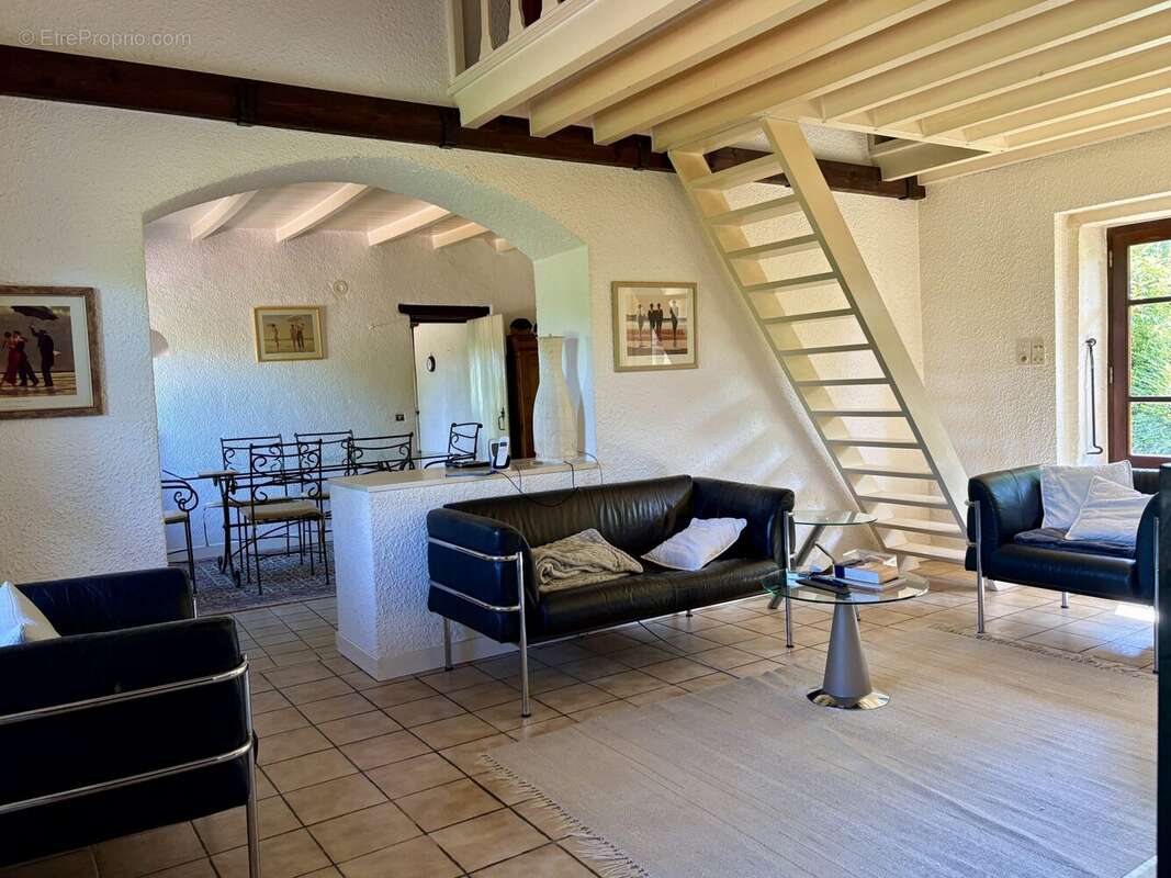 Maison à LA FRETTE