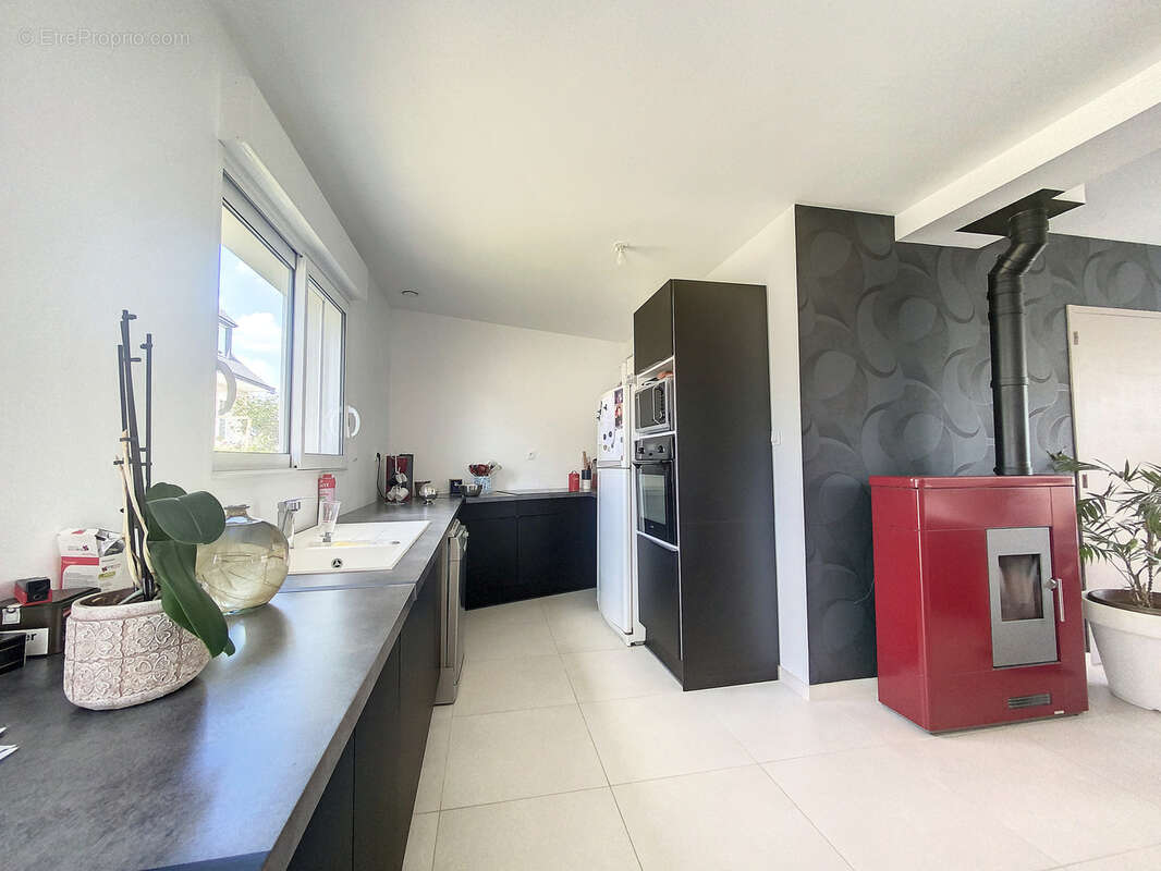 Maison à DONVILLE-LES-BAINS