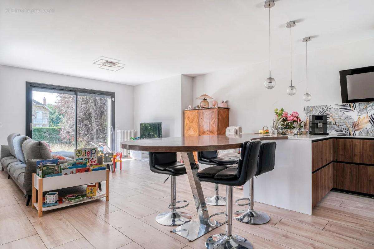 Maison à LIVRY-SUR-SEINE