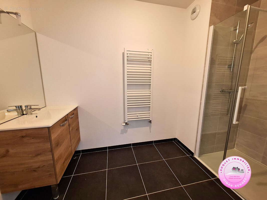 Appartement à CHEVAIGNE