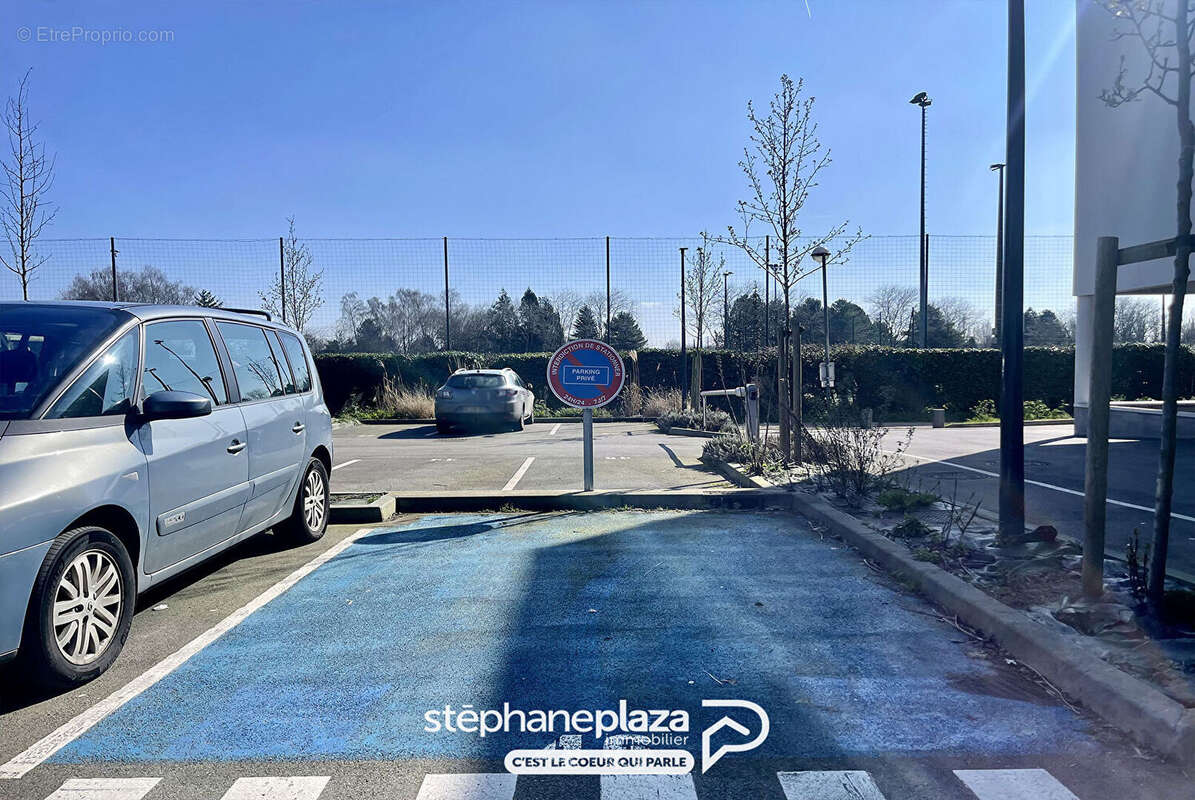 Parking à BOIS-GUILLAUME