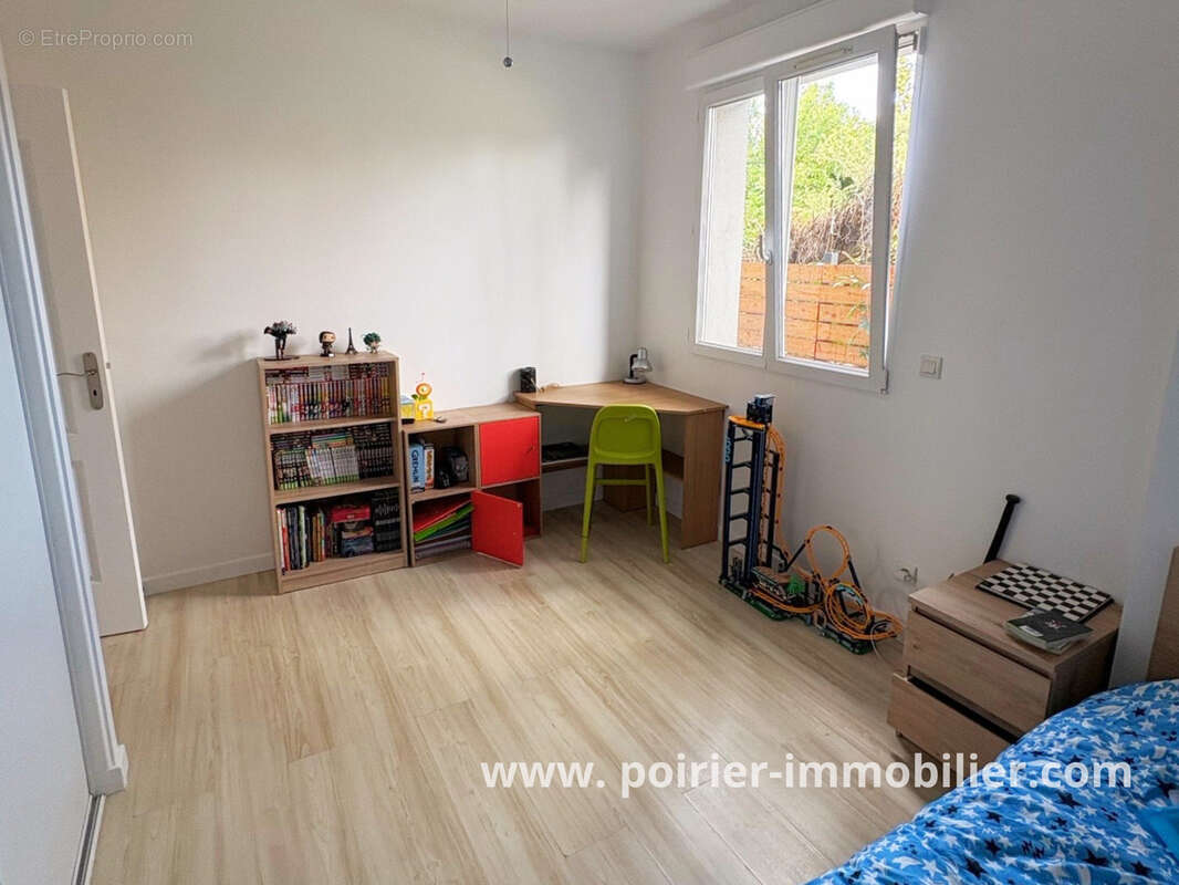 Appartement t3 en rez de jardin - photo 7