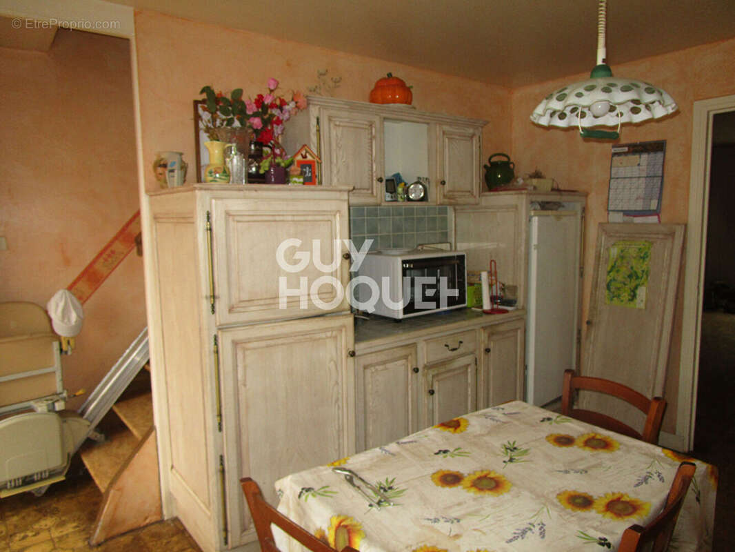 Maison à SIAUGUES-SAINTE-MARIE