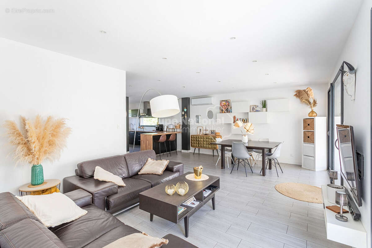 Maison à ENSUES-LA-REDONNE