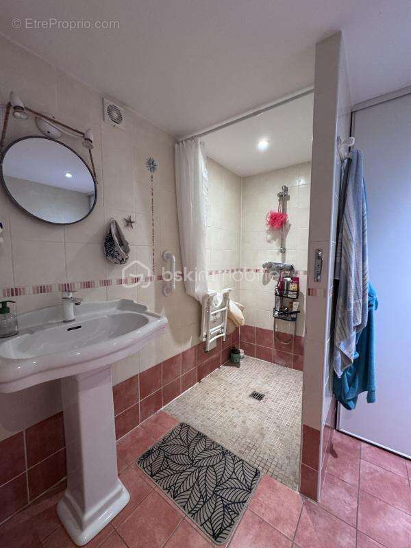 Maison familiale de charme avec dépendances et jardin piscinable - photo 8