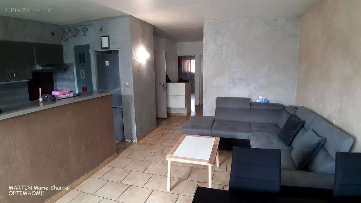 Appartement T3 lumineux avec loggia, parking, cave – Marseille 15e bd du Bosphore - photo 15