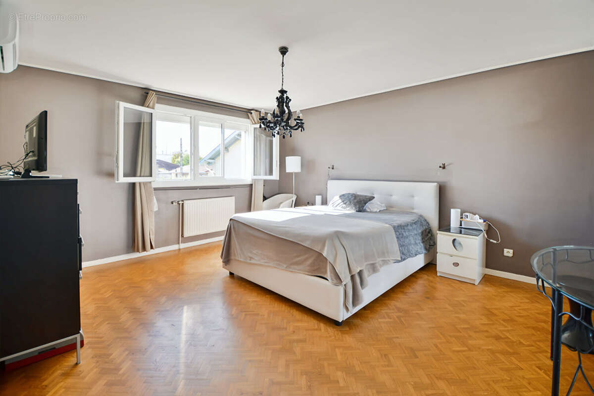 Maison à VILLEURBANNE