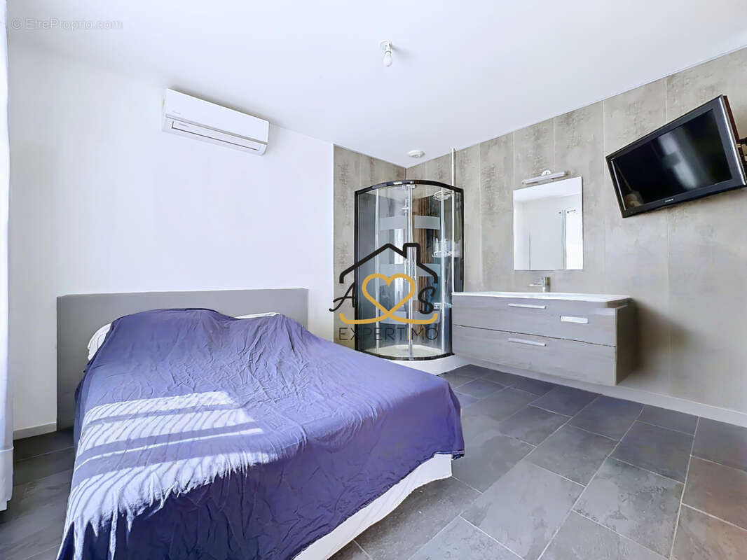 Maison familiale avec annexes - reignat 63160 - photo 14