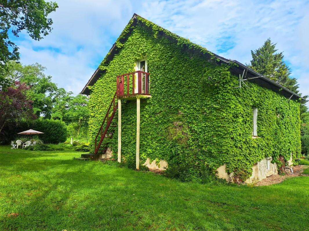 Maison de 8 pièces de 189 m² à Saint-Saturnin - photo 24