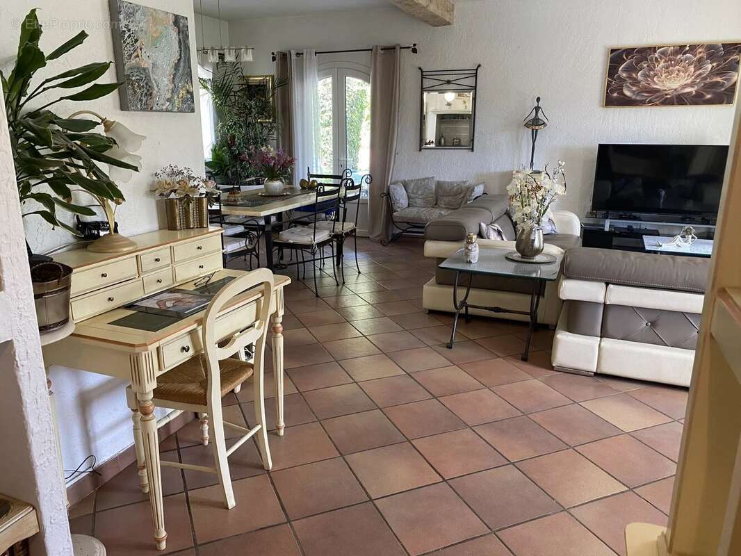 AURIOL VILLA  proche centre - photo 17