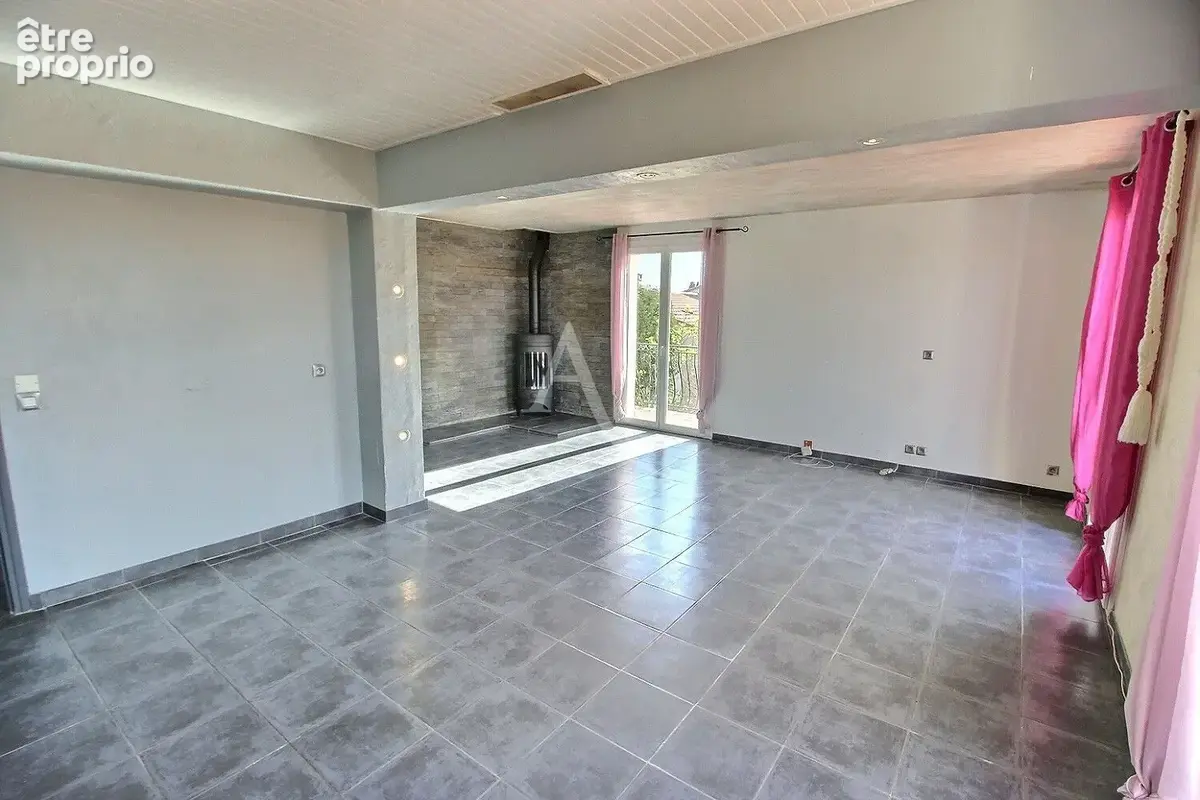 À vendre  ideal investisseur locatif villa 3 faces de 270 m² sur terrain de 390 m² - photo 14