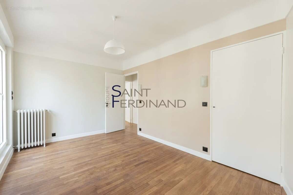 Appartement à PARIS-7E