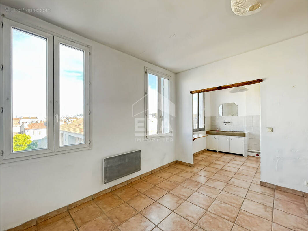 Appartement à MARSEILLE-5E