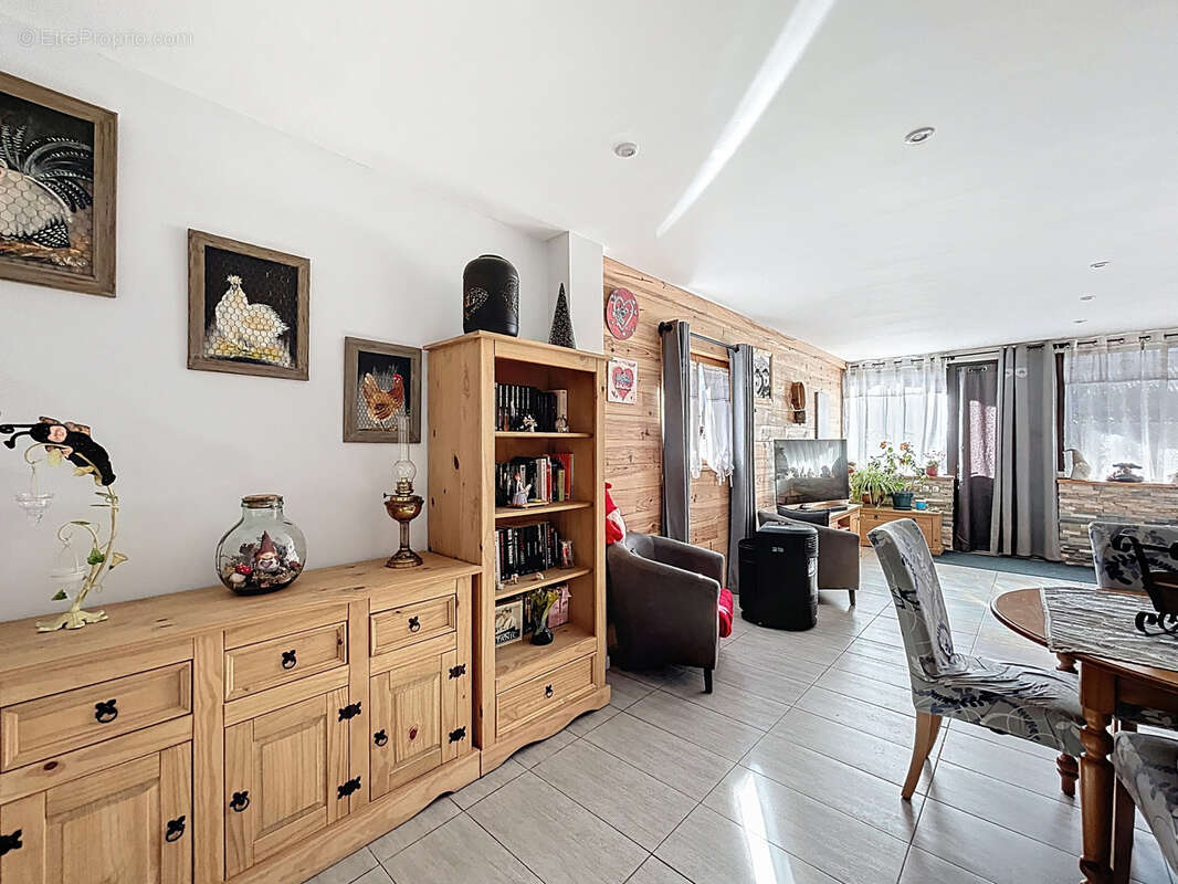 Appartement à JAUSIERS