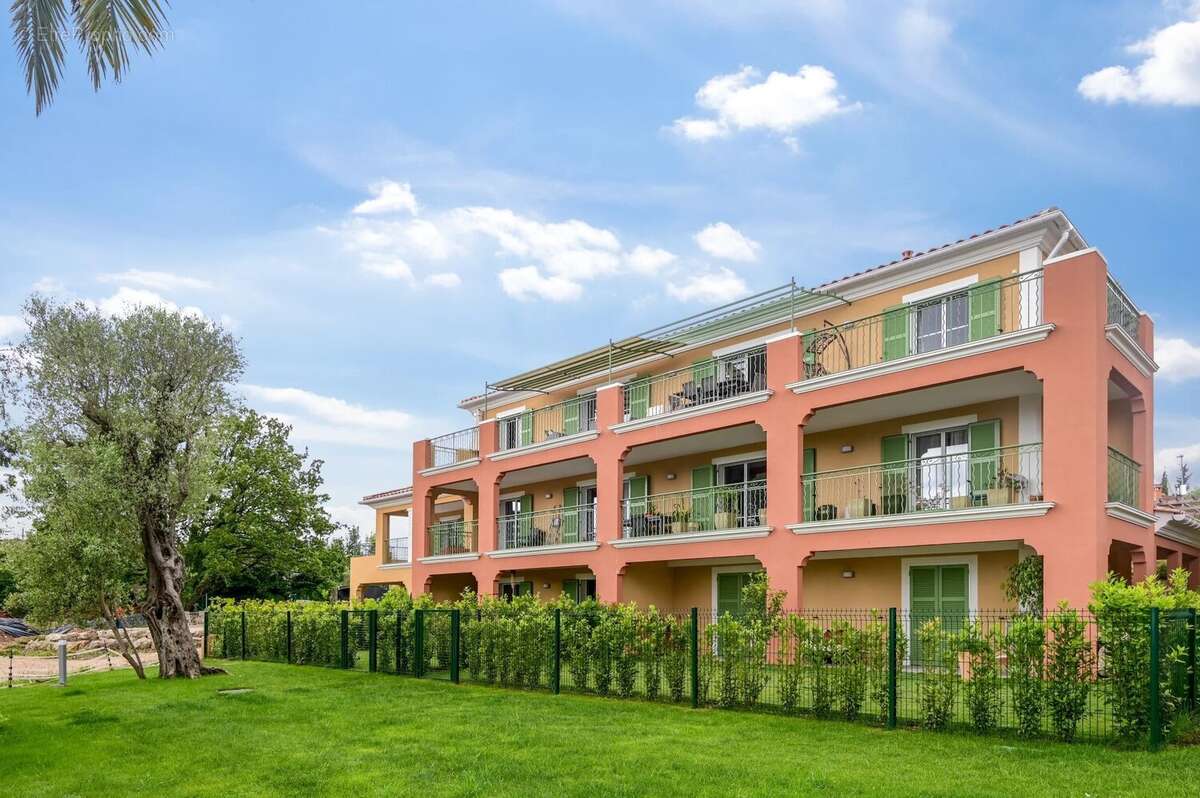 Appartement à ROQUEFORT-LES-PINS