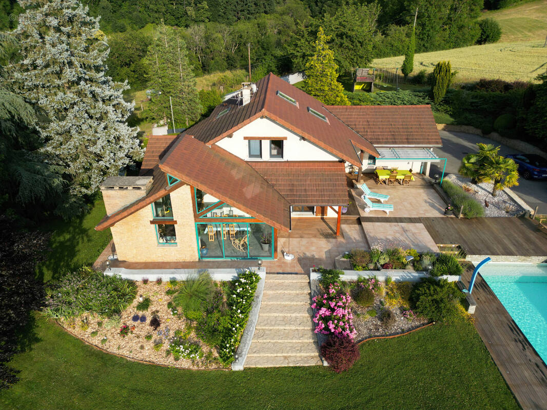 Maison à SAINT-DIDIER-DE-LA-TOUR