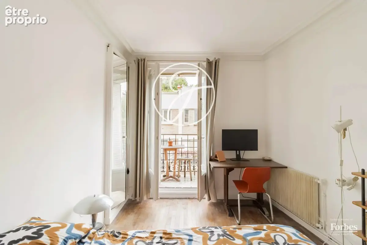 Paris 18ème - MONTMARTRE / HAUT LEPIC - Appartement - 3 pièces - 49,41m² Carrez - 53,52m² au sol - Balcon 2m² - photo 5
