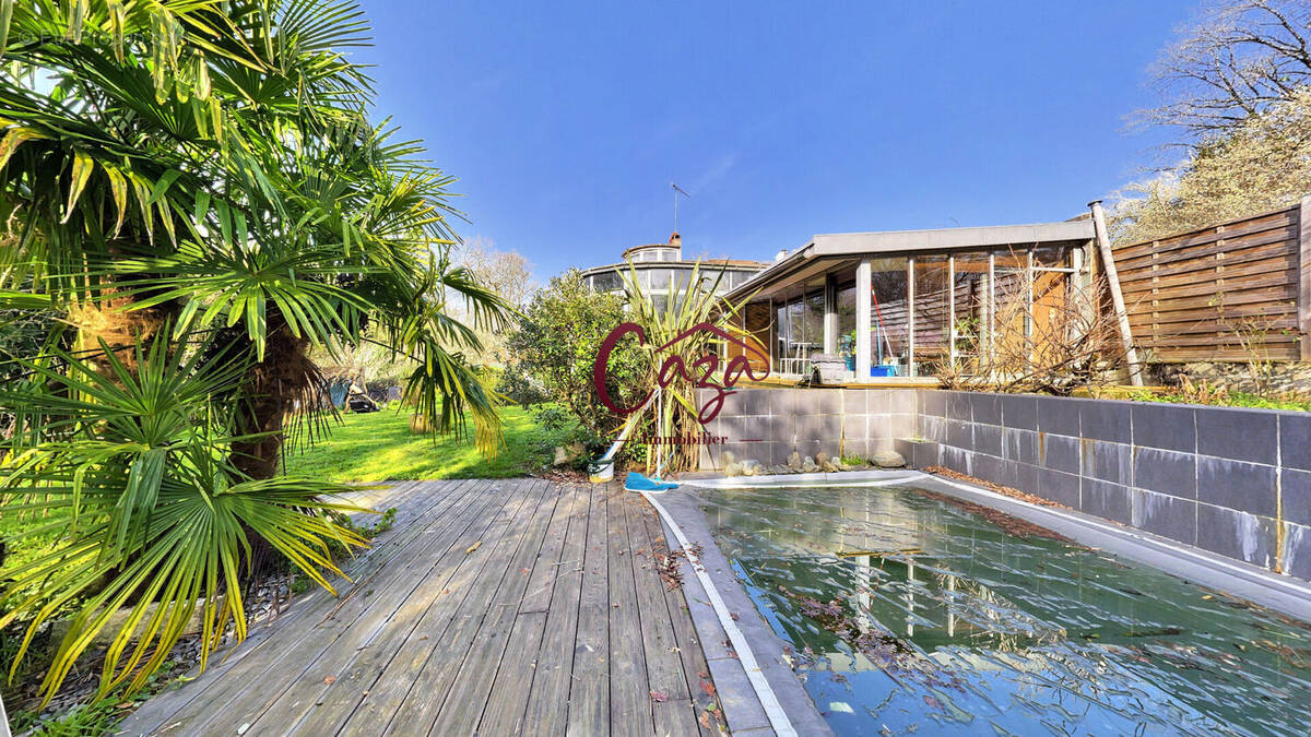 Maison à FARGUES-SAINT-HILAIRE