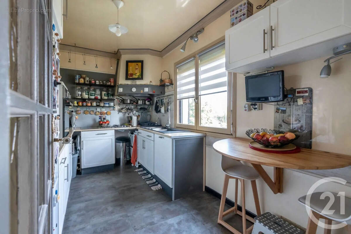 Maison 137 m² à Coubron  - photo 6