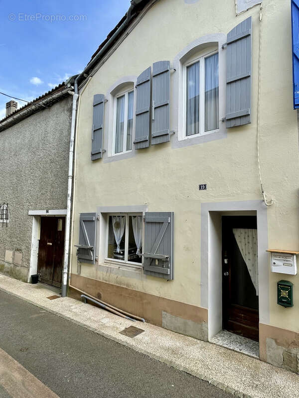 Maison à VIC-EN-BIGORRE