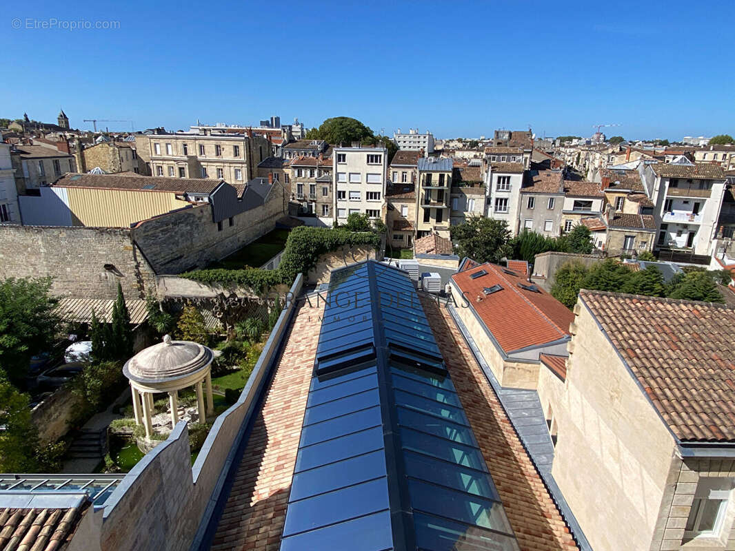 Appartement rénové dernier étage avec ascenseur - FONDAUDEGE - photo 8