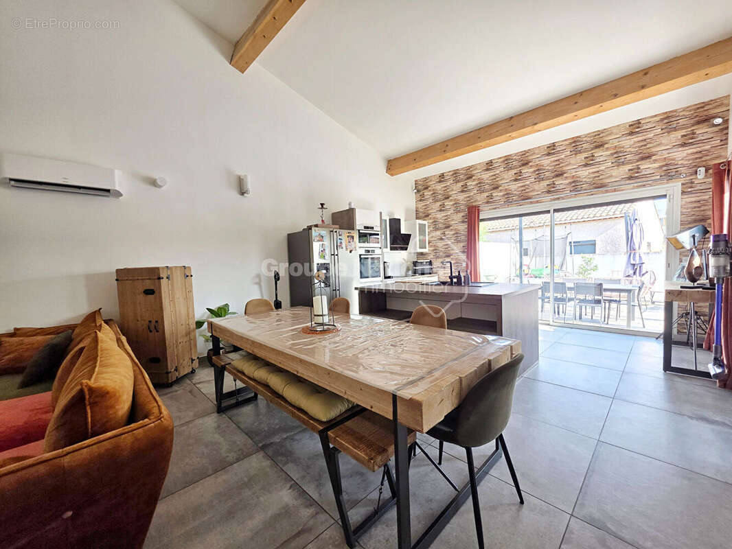 Superbe maison plain-pied de 2018 T4  96 m²  Piscine  Proche centre-ville - photo 5